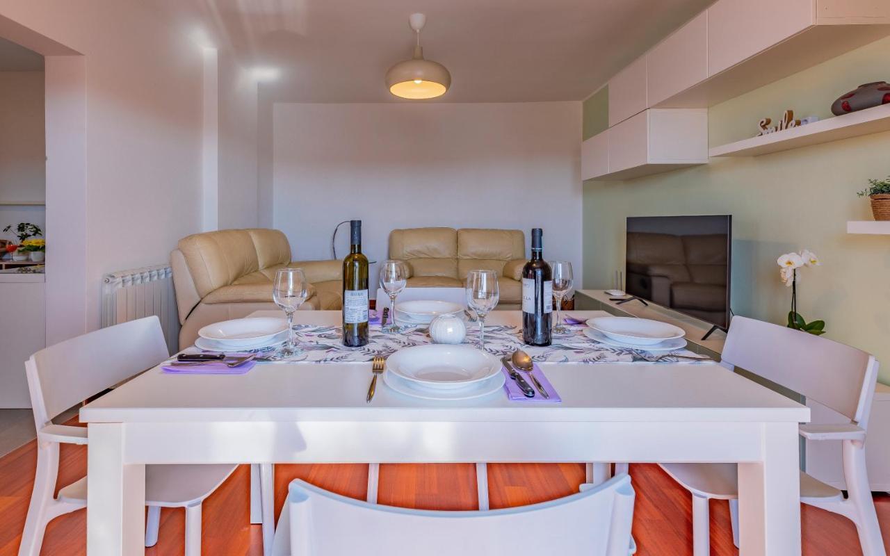 Apartment Green Pula, Family Friendly, Comfortable, Free Parking And Wifi المظهر الخارجي الصورة